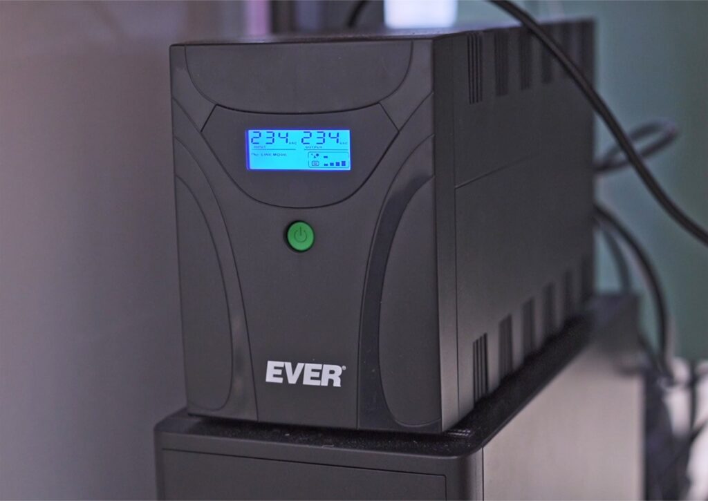 UPS EVER EASYLINE 2200 AVR USB – zasilanie awaryjne sklepu